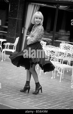 L'actrice Bulle Ogier film français photographié à la barre de la Bohème Chelsea, à Londres. Février 1975 75-00948-001 Banque D'Images