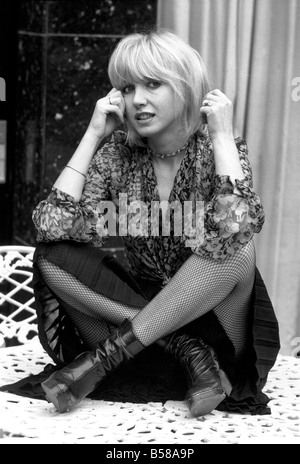 L'actrice Bulle Ogier film français photographié à la barre de la Bohème Chelsea, à Londres. Février 1975 75-00948-003 Banque D'Images