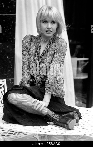 L'actrice Bulle Ogier film français photographié à la barre de la Bohème Chelsea, à Londres. Février 1975 75-00948-005 Banque D'Images