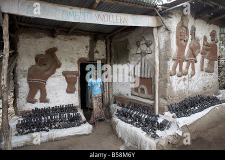 Une boutique touristique dans le village de Wolleka, accueil des Juifs éthiopiens, les falashas ou près de Gondar, Éthiopie, Afrique Banque D'Images