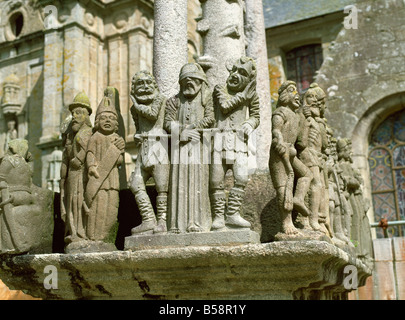 Partie de la calvaire groupe de sculptures datant de 1610 Annonce dans enclos paroissial de St Thegonnec Bretagne France Europe Banque D'Images