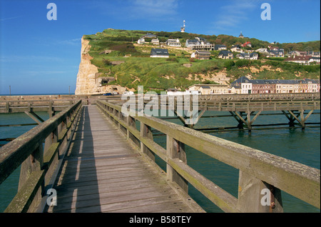 Pier et Cliff, Fécamp, la Côte d'Albatre, Haute-Normandie, France, Europe Banque D'Images