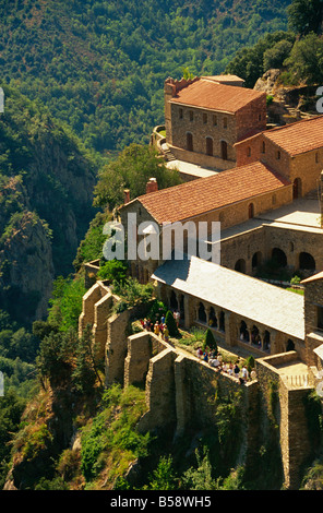 Abbaye de St Martin du Canigou Pyrénées Orientale Languedoc Roussillon Pyrénées France Europe Banque D'Images