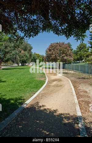 Sous-bassin de lavage Tujunga Burbank Blvd, Coldwater Canyon, une piste de jogging Los Angeles, CA La rivière Projet, CA côtières État Cons Banque D'Images