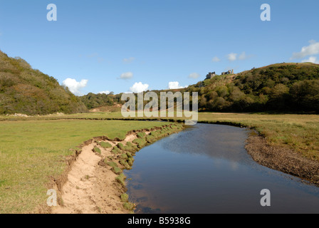 Pennard Château derrière trois Cliffs Bay sur la Gower Banque D'Images