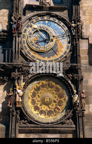 Horloge astronomique, Place de la Vieille Ville, Prague, République Tchèque, Europe Banque D'Images