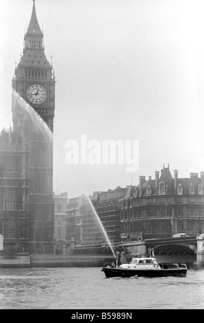 London Fire Brigade pris livraison du nouveau bateau-pompe 'Fire' Swift. Premier ajout permanent à la brigade de la rivière depuis 1961 Banque D'Images