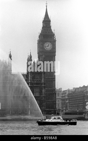 London Fire Brigade pris livraison du nouveau bateau-pompe 'Fire' Swift. Premier ajout permanent à la brigade de la rivière depuis 1961 Banque D'Images