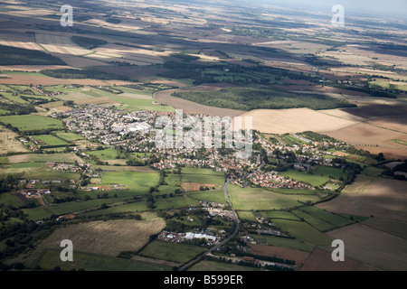 Vue aérienne de la banlieue nord de fermes maisons champs pays Mill Street Gamlingay Cambridgeshire England UK oblique de haut niveau Banque D'Images