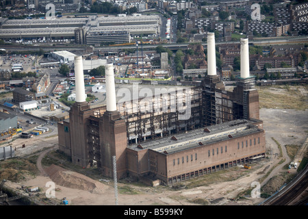 Vue aérienne au sud-est de Battersea Power Station de nouvelles lignes de chemin de fer désaffectées Covent Garden Marché de Fruits et légumes de Londres SW8 Banque D'Images