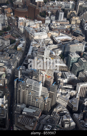 Vue aérienne au sud-est de la Lloyds Building tour de blocs de construction Leadenhall Street Aldgate La ville de London EC3 Banque D'Images