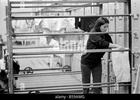 Glasgow Steamies. Général des scènes de femmes faisant la lessive dans un steamies dans la région de Gorbals à Glasgow. Juin 1981 Banque D'Images