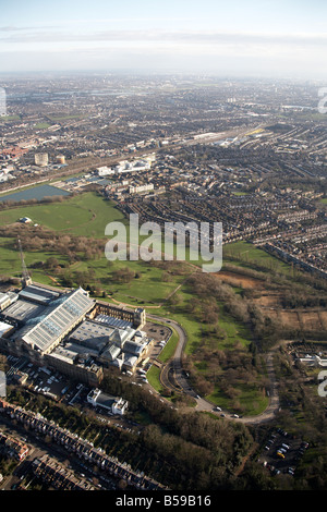 Vue aérienne sud-est de l'Alexandra Palace Park cricket club filtre du réservoir d'appoint maisons de banlieue Hornsey London Muswell Hill Banque D'Images