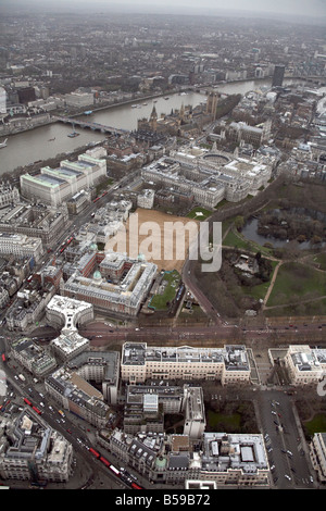 Vue aérienne au sud-est de Tamise Ministère de la Défense Whitehall Horse Guards Parade Bureaux gouvernementaux Le Mall Londres SW1 Banque D'Images