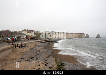 La baie d'eau douce sur un jour de printemps, Misty Isle of Wight Angleterre UK Banque D'Images