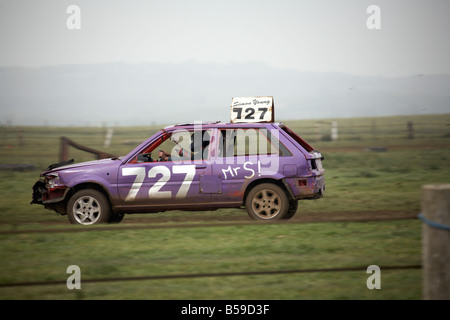 Stoxx ou stock banger racing voiture près de Shalcombe Ile de Wight Angleterre UK Banque D'Images