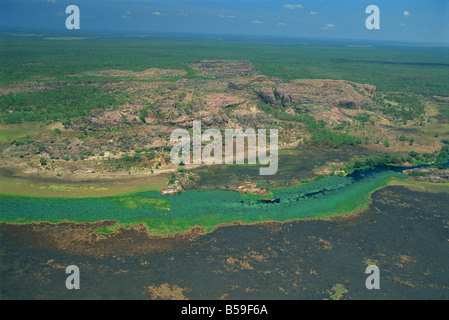 Un billabong, sur la plaine inondable de la rivière Alligator est près de la frontière de l'Arnhemland et Parc National de Kakadu, Australie Banque D'Images