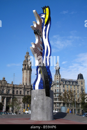 Carreaux de mosaïque sculpture abstraite moderne Moll de la Fusta de Roy Lichtenstein, Port Vell, Barcelone, Espagne Banque D'Images