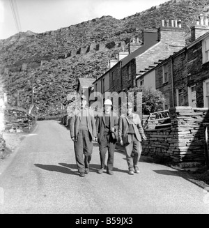 L'industrie minière : : la plus laide Beauty Spot : Blaenau Ffestiniog, un village de mineurs d'ardoise galloise, où les chefs des scories giat Banque D'Images