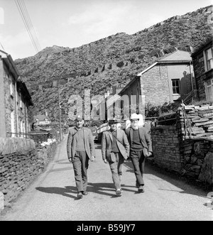 L'industrie minière : : la plus laide Beauty Spot : Blaenau Ffestiniog, un village de mineurs d'ardoise galloise, où les chefs des scories giat Banque D'Images