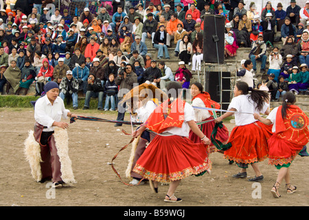 Les populations autochtones célébration de l'Inti Raymi dédié à la Lune et Soleil Nature, une célébration d'été traditionnels, l'Équateur Banque D'Images