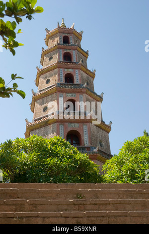 La pagode de Thien Mu Hue Vietnam Banque D'Images