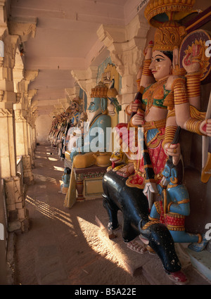 Panthéon des Héros et dieux y compris les dirigeants locaux près de Mandor Jodhpur Rajasthan Inde Asie Banque D'Images