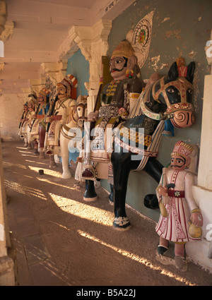 Panthéon des Héros et dieux y compris les dirigeants locaux près de Mandor Jodhpur Rajasthan Inde Asie Banque D'Images