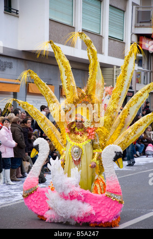 Cortège de carnaval à Palamos Catalogne Costa Brava Palamos Espagne Banque D'Images