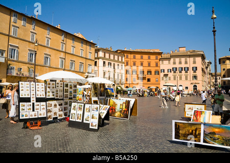Les touristes et les bâtiments sur la Piazza Navona, Rome, Italie Banque D'Images