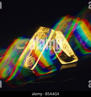 Plusieurs image de 2 barres d'or avec l'éclairage de couleur Banque D'Images