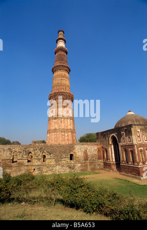 Le Qutub Minar datant de circa 1200 Site du patrimoine mondial de l'Asie Inde New Delhi Banque D'Images