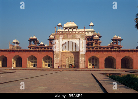 Akbar s mausolée construit en 1602 par Akbar Agra Sikandra Asie Inde Uttar Pradesh Banque D'Images