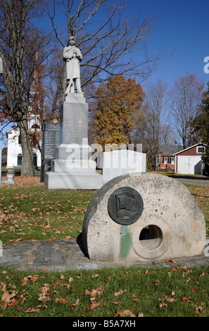 Memorial dans le village de Cornish pendant les mois d'automne situé dans le New Hampshire USA Cornish Banque D'Images