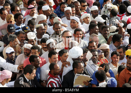 Les foules à Dubaï, Émirats Arabes Unis Banque D'Images