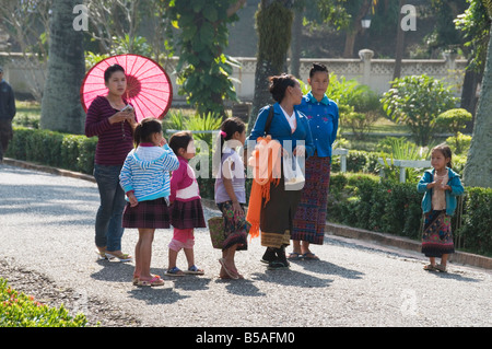 Dans le parc du Palais Royal, Luang Prabang, Laos, Indochine, Asie du sud-est Banque D'Images