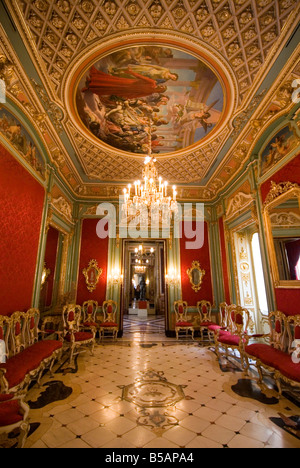 Salle Rouge à l'intérieur de la Sala Roja Palacio del Marqués de Dos Aguas, qui abrite le musée de céramique. Valence. Espagne Banque D'Images