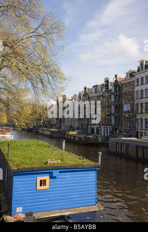 Péniches sur le canal de Prinsengracht, Amsterdam, Pays-Bas, Europe Banque D'Images