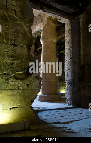 Sanctuaire intérieur du temple de Seti i à Abydos une des plus anciennes villes de l'Egypte ancienne près de la ville égyptienne moderne de el-'Araba el Madfuna Egypte Banque D'Images