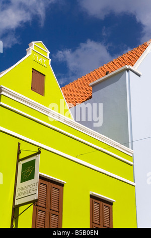 Architecture sur Breedestraat, District de Punda, Willemstad, Curaçao, Antilles néerlandaises, Antilles, Caraïbes, Amérique Centrale Banque D'Images