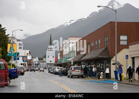 Un jour de pluie couvert au centre-ville de Sitka, Alaska Banque D'Images