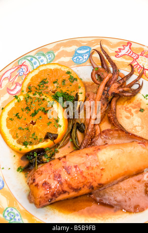 Calamari alla diavola calmars frais avec sauce épicée Banque D'Images