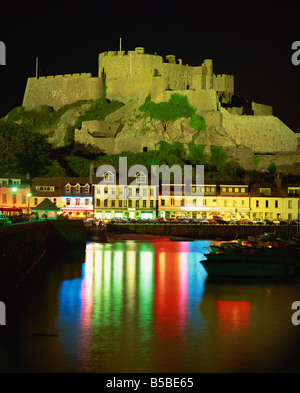 Port de Mont Orgueil et par nuit, Gorey, Jersey, Channel Islands, , Europe Banque D'Images