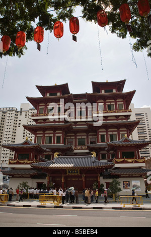 Nouveau Buddha Tooth Relic Temple and Museum sur South Bridge Road, décoré pour le Festival Vesak, Chinatown, Outram, Singapour Banque D'Images