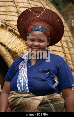 Dame zoulou dans Zululand en Afrique du Sud Banque D'Images