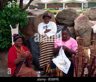 Les vendeurs d'artisanat sur Adderley Street, Cape Town, Afrique du Sud, l'Afrique Banque D'Images