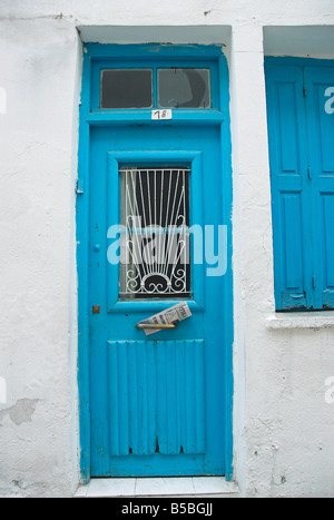 Vieille porte bleue dans la vieille ville de Rethymnon Crète Grèce Septembre 2008 Banque D'Images