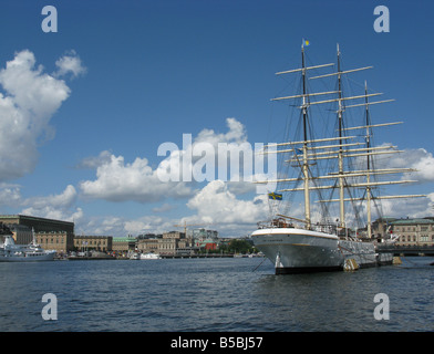 Voir plus de Skeppsholmen Norrström vers le quartier historique de Stockholm Banque D'Images