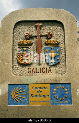 Marqueur à Leon et la Galice border sur le Camino O Cebreiro en Galice Espagne Europe Banque D'Images