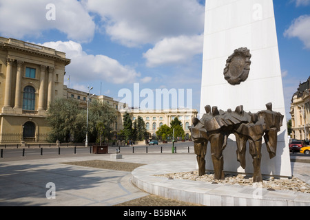 Bucarest Roumanie Monument de la révolution et de statues en bronze mémorial aux morts sur la place de la révolution de 1989 en centre-ville Banque D'Images